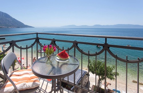 Brist House | Stunning home in Brist with WiFi