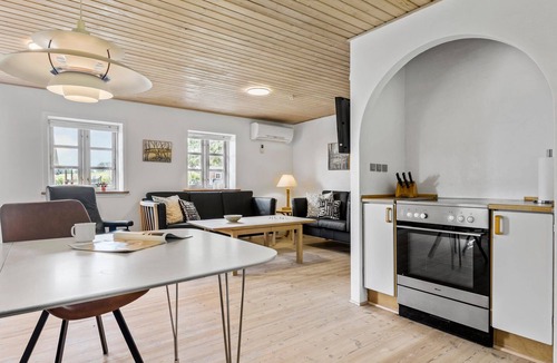 Tranum House | Stunning home in Brovst with kitchen