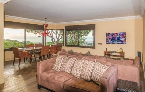Cabrils House | Stunning Home In Cabrils