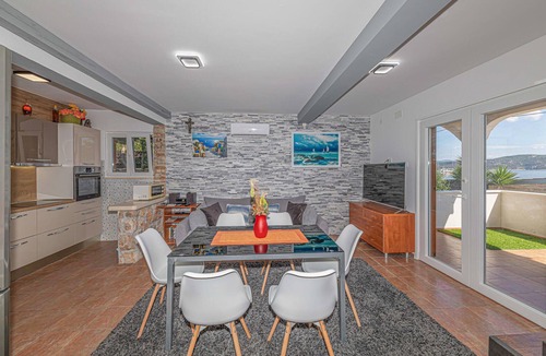 Drvenik Mali House | Stunning home in Drvenik Mali with sauna