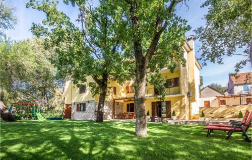 Trilj House | Stunning Home In Dicmo