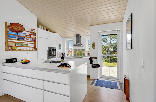 Vejers Strand House | Stunning home in Vejers Strand with WiFi