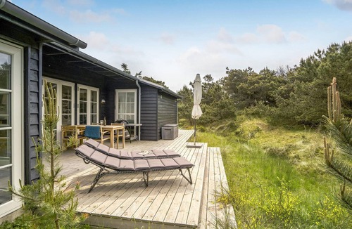 Vejers Strand House | Stunning home in Vejers Strand with WiFi