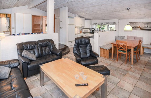 Vejers Strand House | Stunning home in Vejers Strand with WiFi