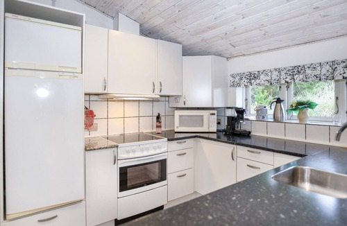 Vejers Strand House | Stunning home in Vejers Strand with WiFi