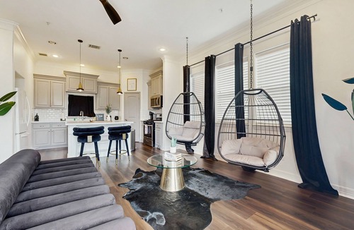 Northside House | Stunning home in downtown Houston w private hot tub & loft - ideal location