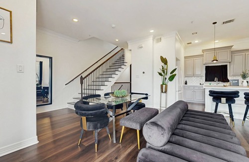 Northside House | Stunning home in downtown Houston w private hot tub & loft - ideal location