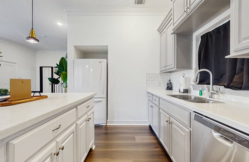 Northside House | Stunning home in downtown Houston w private hot tub & loft - ideal location