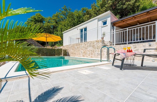 Dubrovacko Primorje House | Stunning home in Dubravica