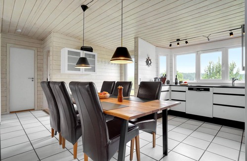 Egsmark Strand House | Stunning home in Ebeltoft with kitchen