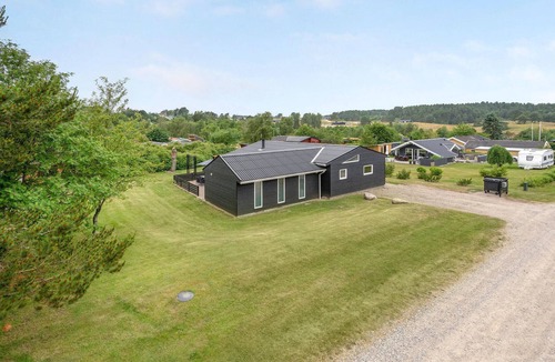 Egsmark Strand House | Stunning home in Ebeltoft with kitchen