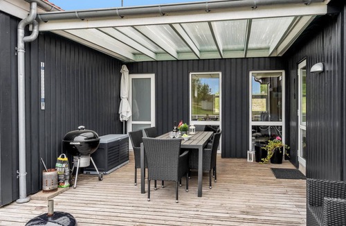 Lyngsbæk Strand House | Stunning home in Ebeltoft with kitchen