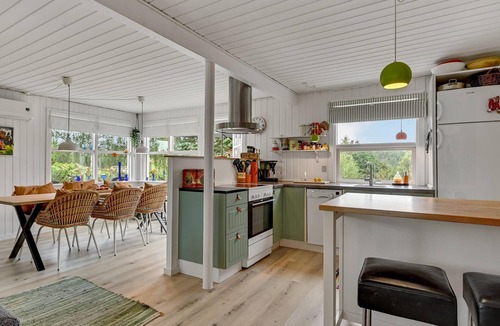 Egsmark Strand House | Stunning home in Ebeltoft with WiFi