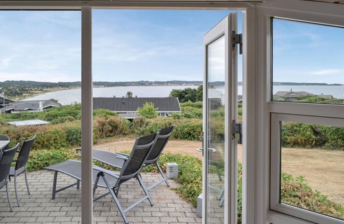 Egsmark Strand House | Stunning home in Ebeltoft with sauna