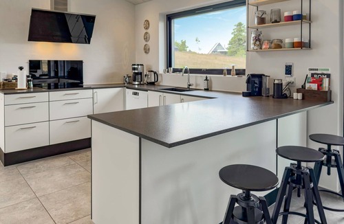 Egsmark Strand House | Stunning home in Ebeltoft with sauna