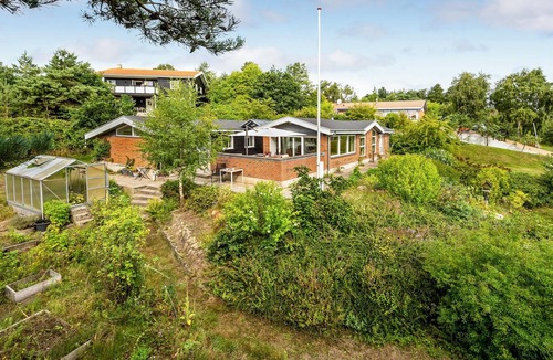 Vibæk Strand House | Stunning home in Ebeltoft with kitchen
