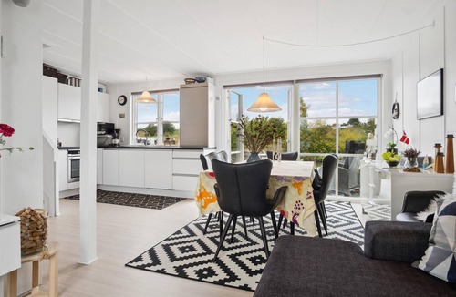 Øer Strand House | Stunning home in Ebeltoft with sauna