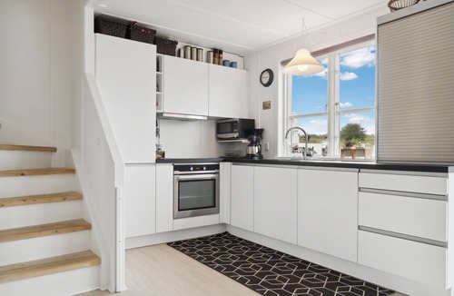 Øer Strand House | Stunning home in Ebeltoft with sauna