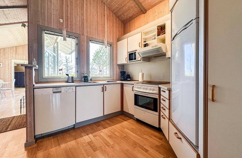 Lyngsbæk Strand House | Stunning home in Ebeltoft with sauna