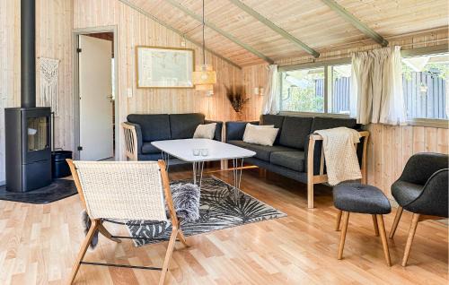 Lyngsbæk Strand House | Stunning Home In Ebeltoft With Sauna