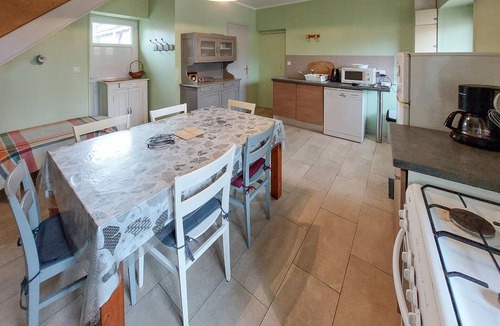 Egry House | Stunning home in EGRY with WiFi