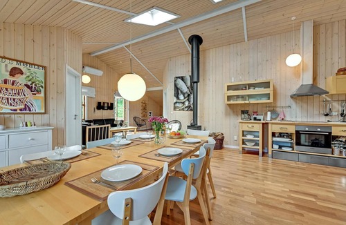 Krejbjerg House | Stunning home in Ejstrupholm with WiFi