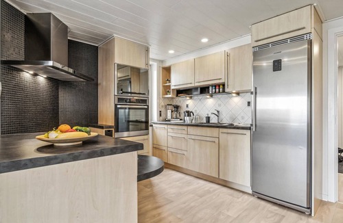 Sjaelborg House | Stunning home in Esbjerg V with WiFi