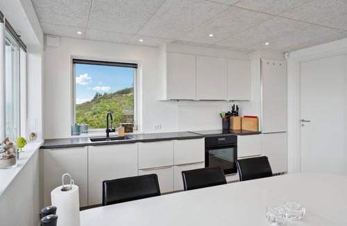 Esbjerg House | Stunning home in Esbjerg V with kitchen