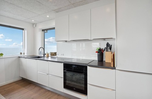 Esbjerg House | Stunning home in Esbjerg V with kitchen