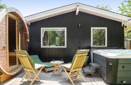 Kaldred House | Stunning home in Eskebjerg with kitchen