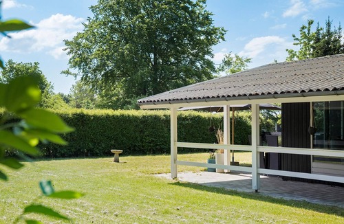 Kaldred House | Stunning home in Eskebjerg with kitchen