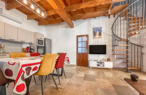 Eyragues House | Stunning home in Eyragues with WiFi
