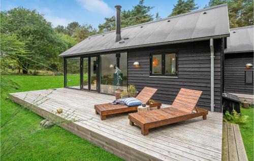 Faarevejle House | Stunning Home In Fårevejle With Kitchen