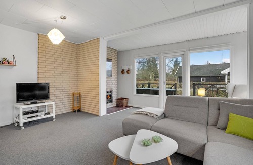 Farvang House | Stunning home in Fårvang with WiFi