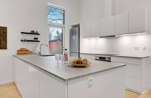 Farvang House | Stunning home in Fårvang with WiFi