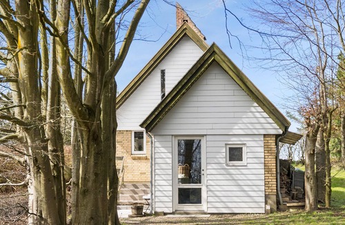 Faarevejle House | Stunning home in Fårevejle with kitchen