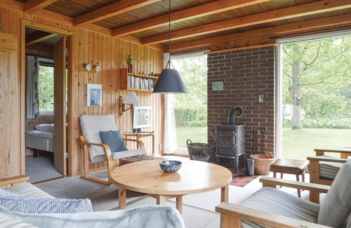 Hvalpsund House | Stunning home in Farsø with WiFi