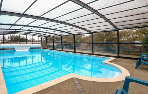 L'Etang-Bertrand House | Stunning Home In L'étang-Bertrand