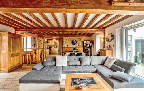 L'Etang-Bertrand House | Stunning Home In L'étang-Bertrand