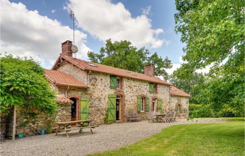 Nieul-le-Dolent House | Stunning Home In Nieul Le Dolent