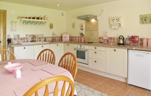 Saint-Pierre-sur-Orthe House | Stunning Home In Saint-Pierre-Sur-Orth