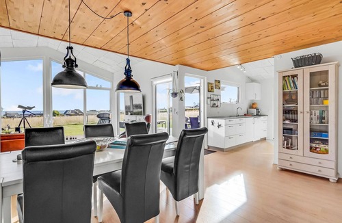 Frørup House | Stunning home in Frørup with kitchen