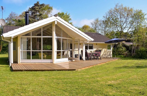 Gilleleje House | Stunning home in Gilleleje with kitchen