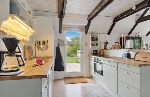 Bønnerup Strand House | Stunning home in Glesborg with WiFi