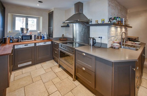 Goult House | Stunning home in Goult