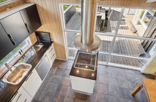 Grena Strand House | Stunning home in Grenaa with kitchen