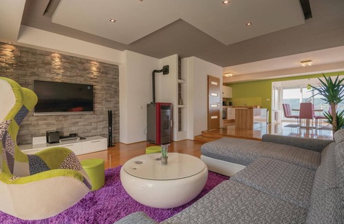 Grubine House | Stunning home in Grubine