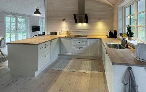 Hojby House | Stunning Home In Højby With Wifi
