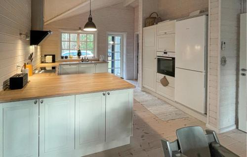 Hojby House | Stunning Home In Højby With Wifi