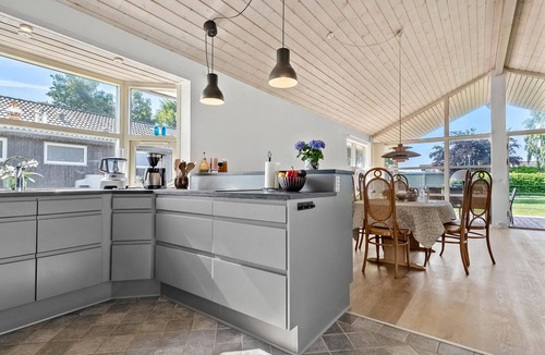 Hejsager Strand House | Stunning home in Haderslev with kitchen